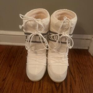 MOON BOOTS